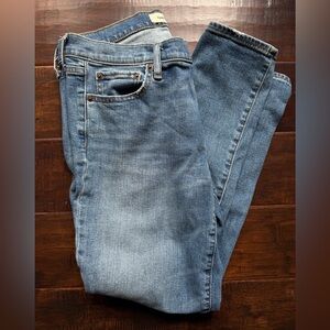 Gap 1969 Real Straight Mid Rise Medium Wash Blue Denim Jeans Size 30S/C